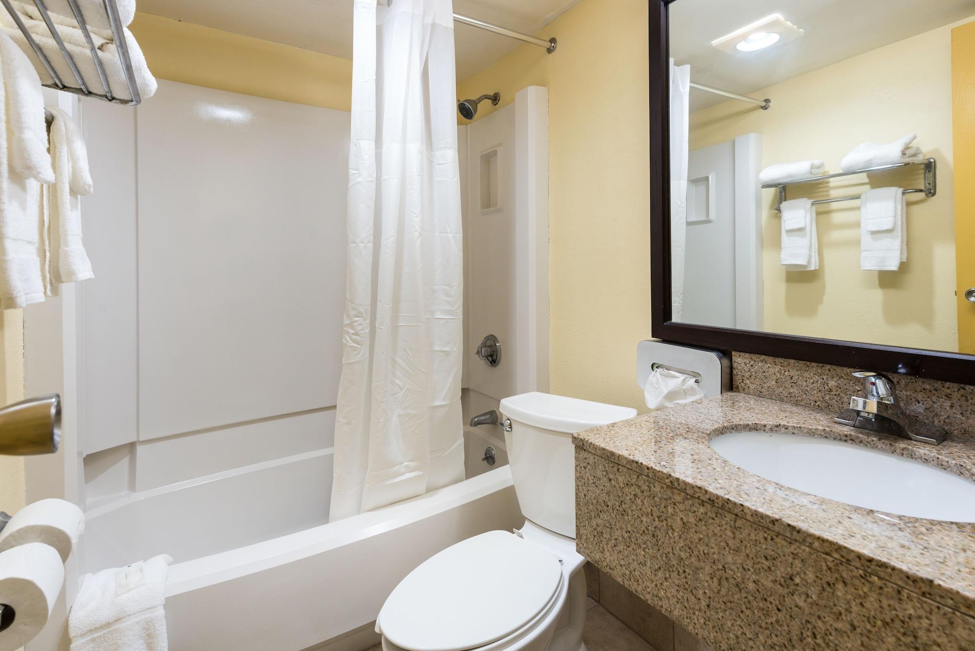 Quality Inn & Suites Cincinnati Esterno foto
