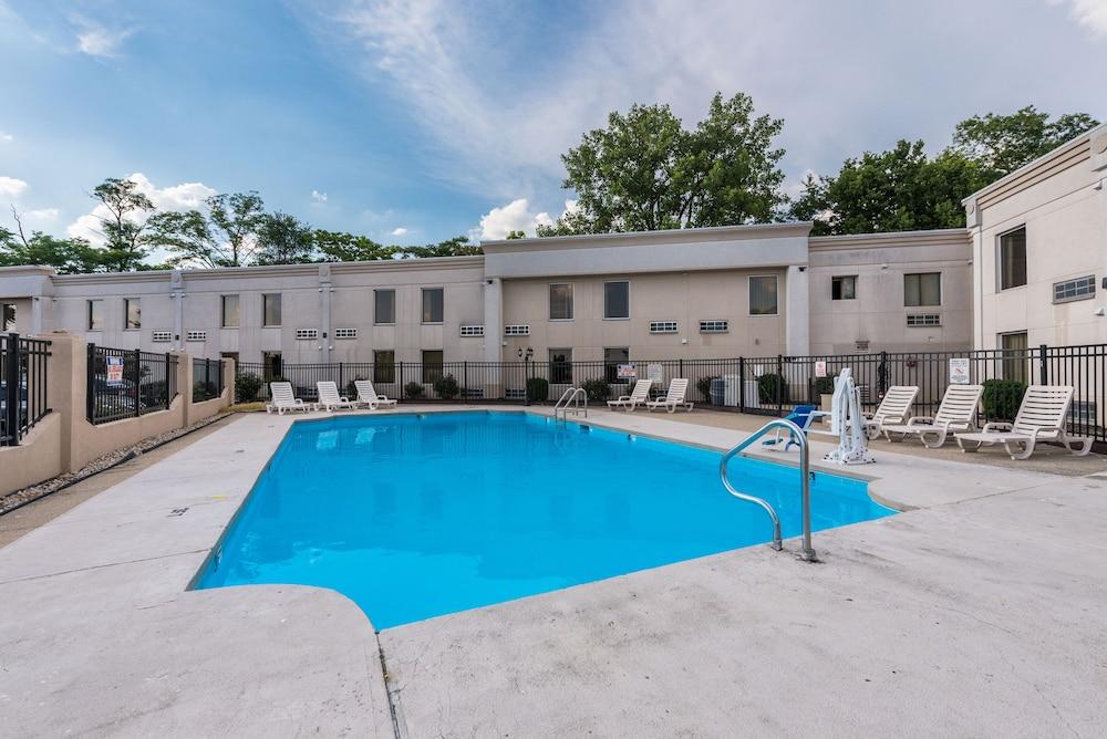Quality Inn & Suites Cincinnati Esterno foto