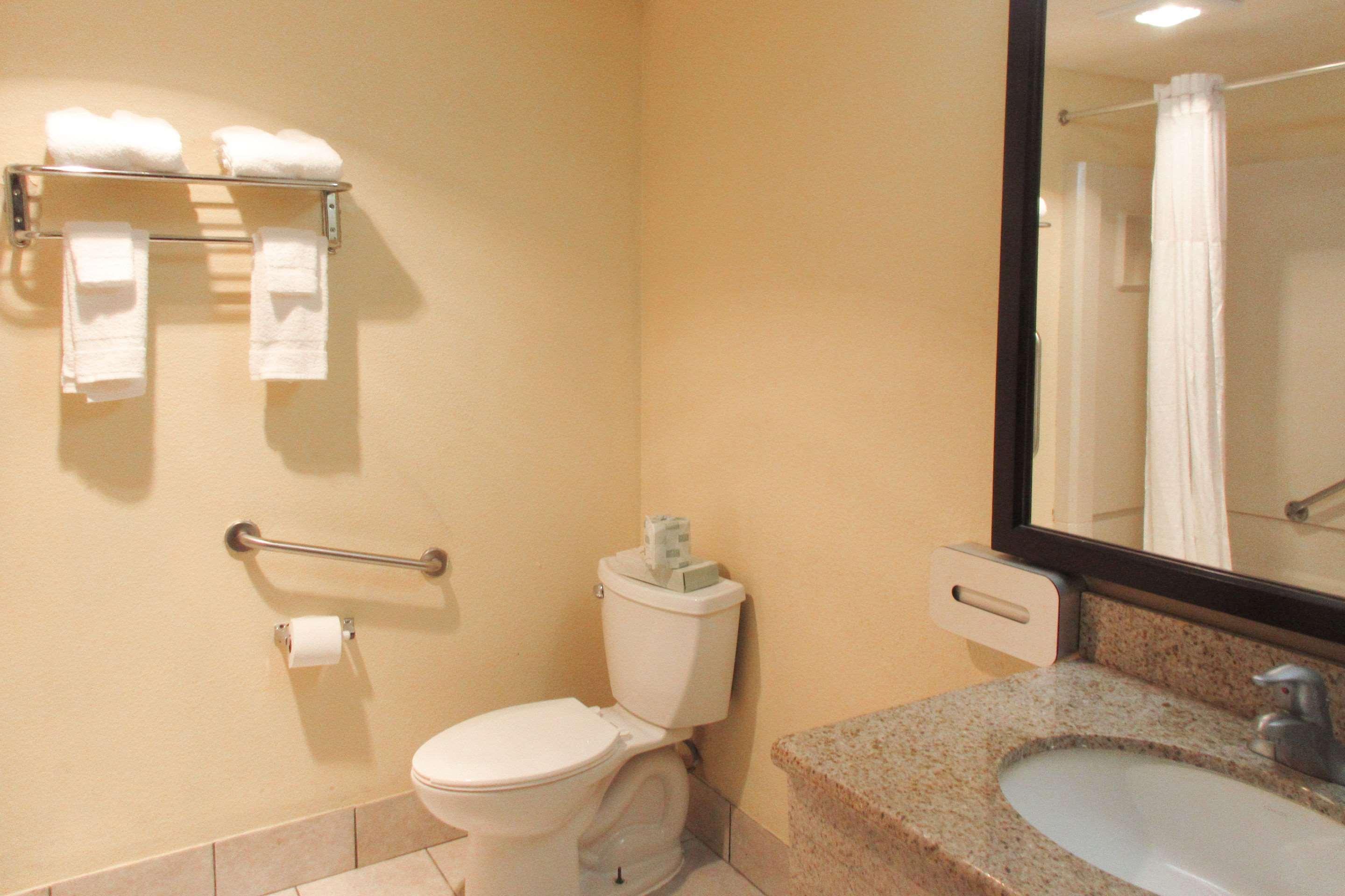 Quality Inn & Suites Cincinnati Esterno foto