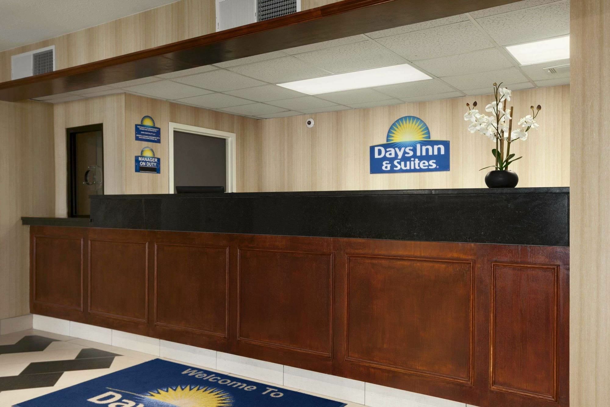 Quality Inn & Suites Cincinnati Esterno foto